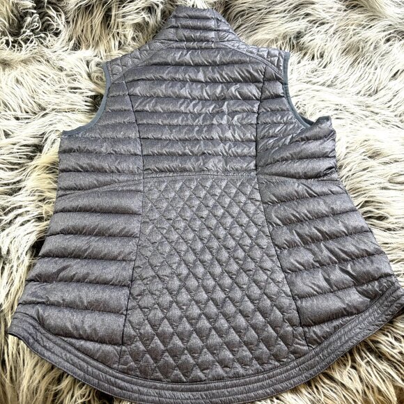 Tommy Hilfiger Women's Down Puffer Vest Full zip Size Medium NWOT - Picture 12 of 15